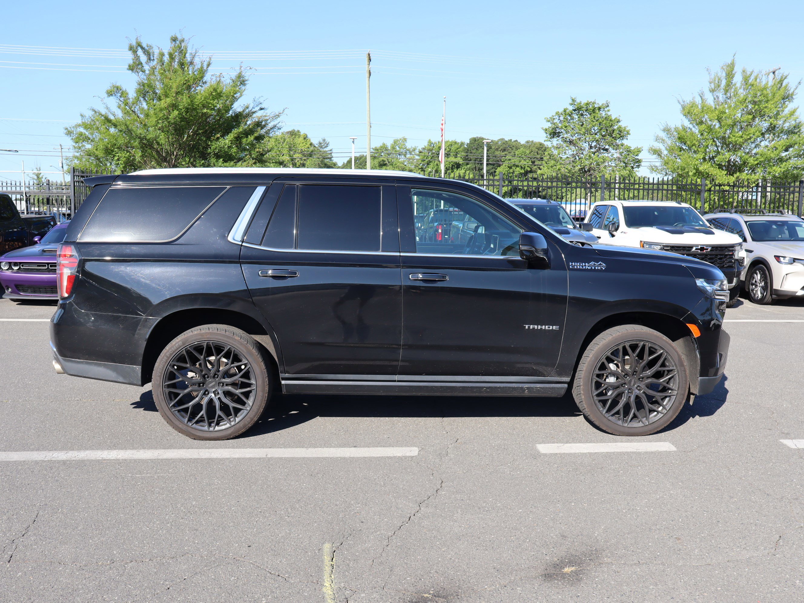 Used 2021 Chevrolet Tahoe High Country w/ Premium Package AWD/4WD image 11