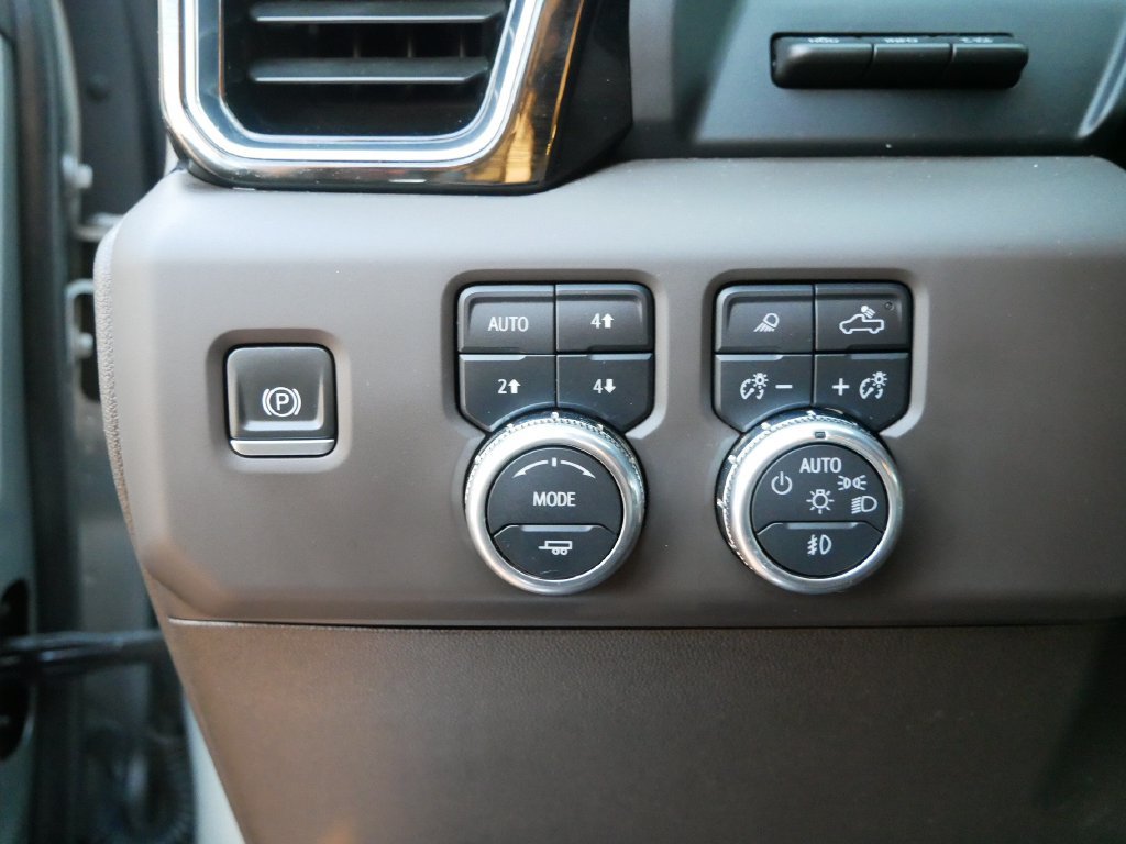 Used 2024 GMC Sierra 3500 Denali w/ Denali Reserve Package AWD/4WD image 16