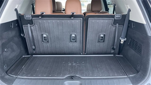 Used 2025 Nissan Pathfinder Platinum image 25