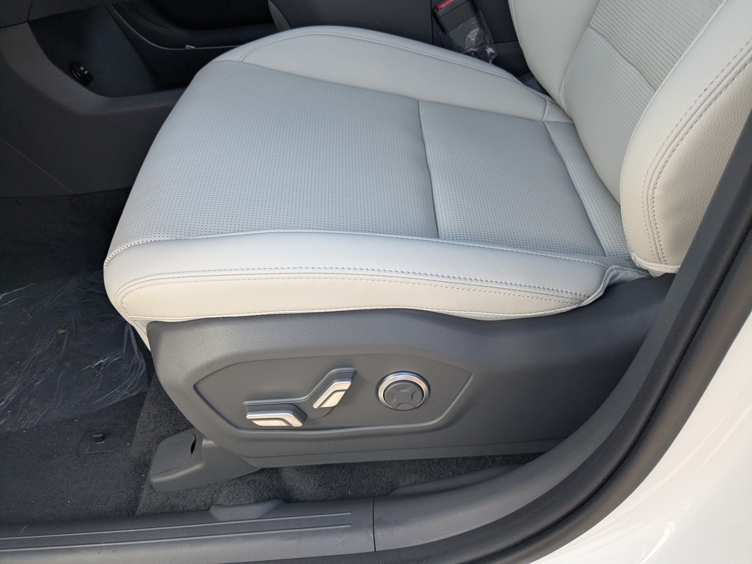 New 2027 Hyundai Santa Fe Limited FWD image 23