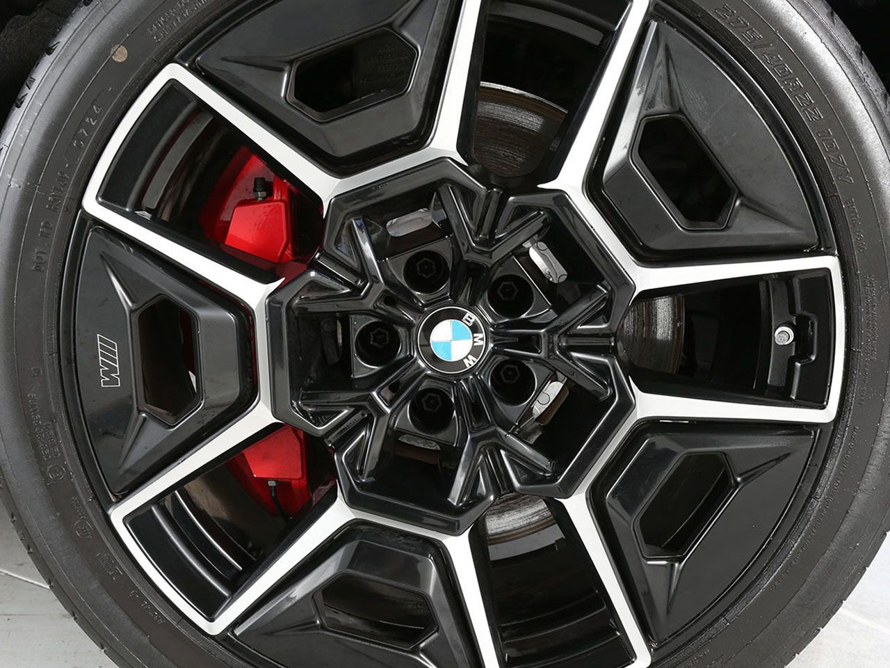 Used 2025 BMW XM image 6