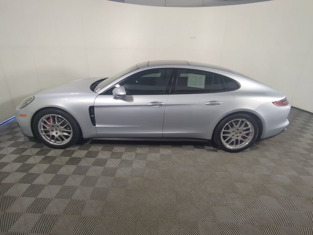 Used 2017 Porsche Panamera 4 AWD/4WD image 5