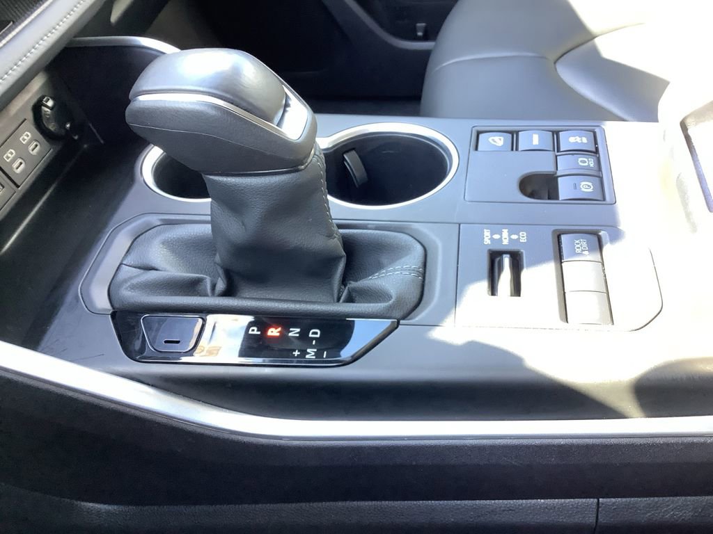 Used 2024 Toyota Highlander XLE image 28