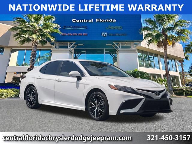 Used 2024 Toyota Camry SE w/ Convenience Package FWD image 1