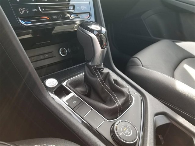 New 2025 Volkswagen Taos SEL image 11