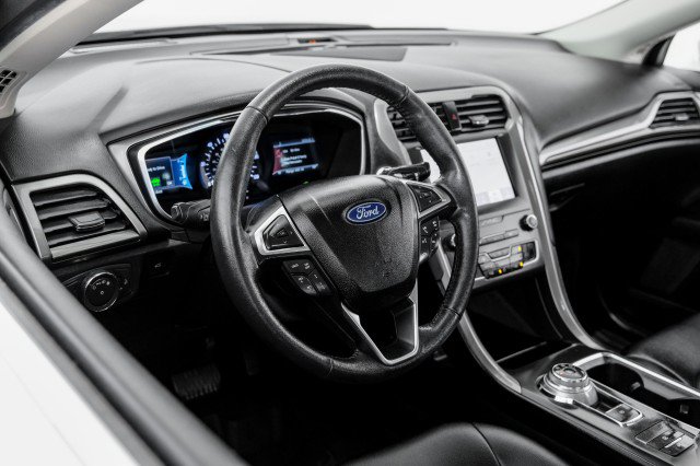 Used 2020 Ford Fusion SEL FWD image 14