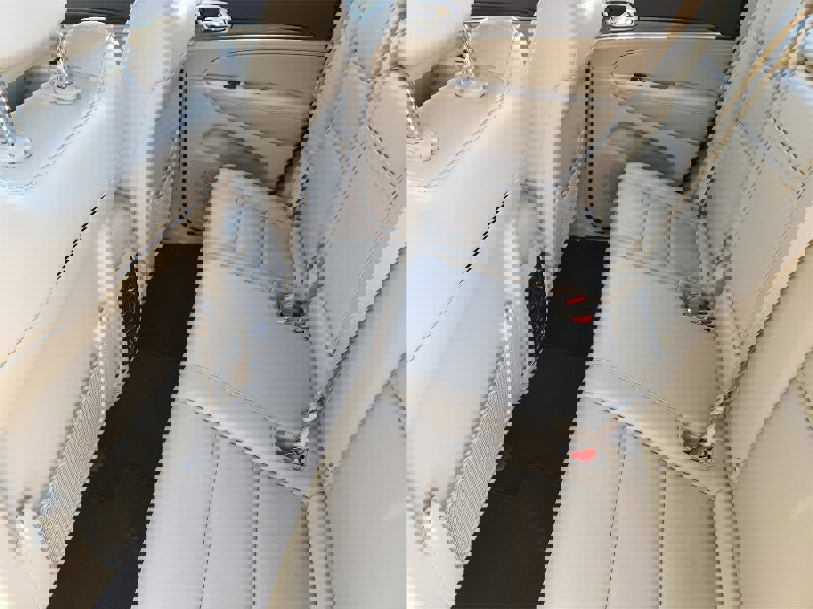 Used 2019 Jeep Grand Cherokee Limited image 30