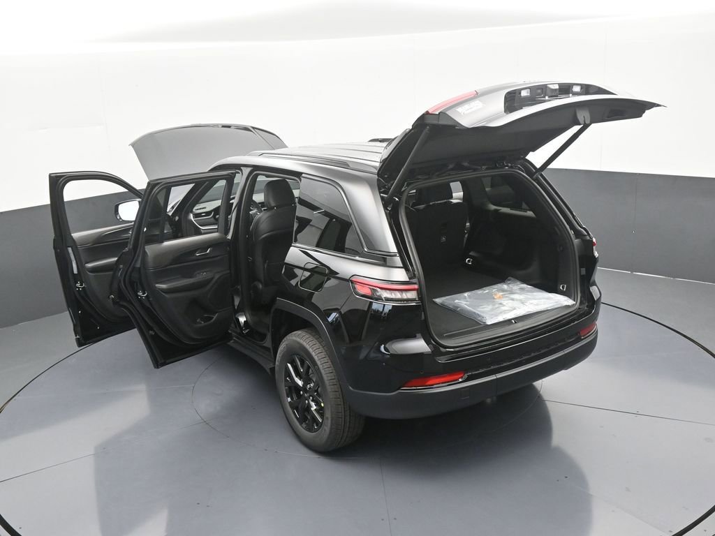 New 2025 Jeep Grand Cherokee Altitude image 59