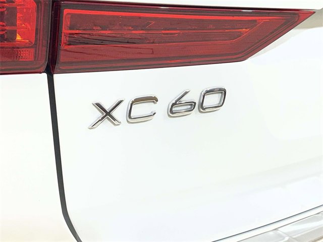 Used 2022 Volvo XC60 T8 Inscription w/ Advanced Package image 12