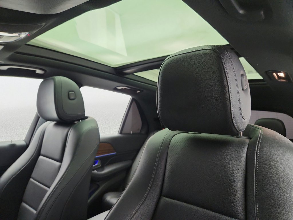 Used 2020 Mercedes-Benz GLE 350 4MATIC w/ Premium Package image 11