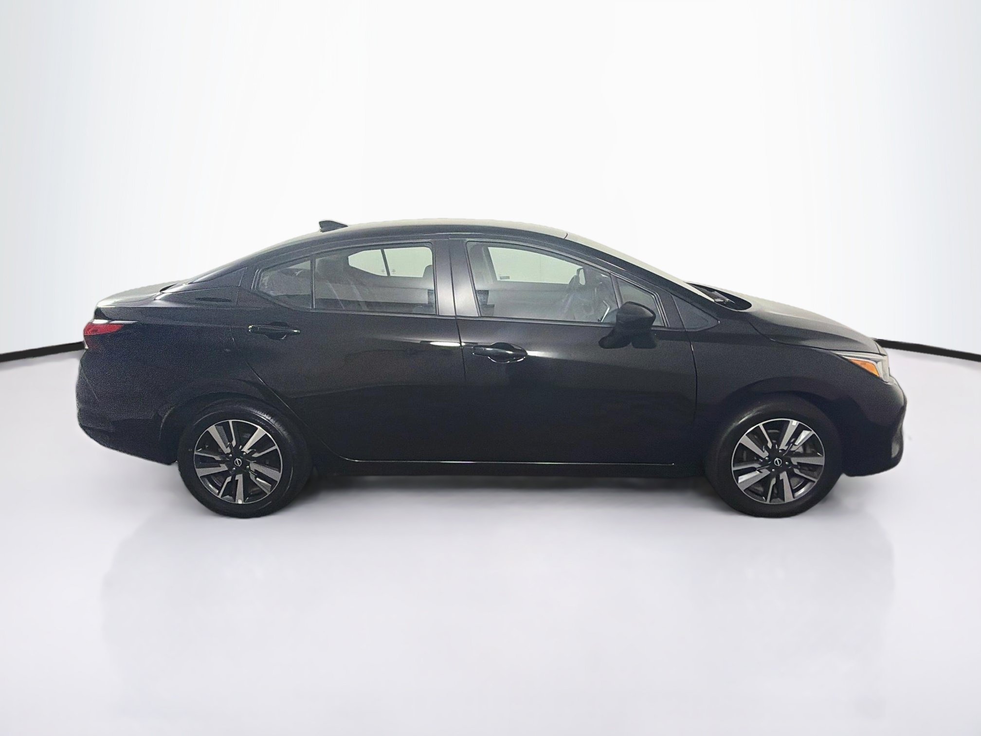 Used 2024 Nissan Versa SV FWD image 10