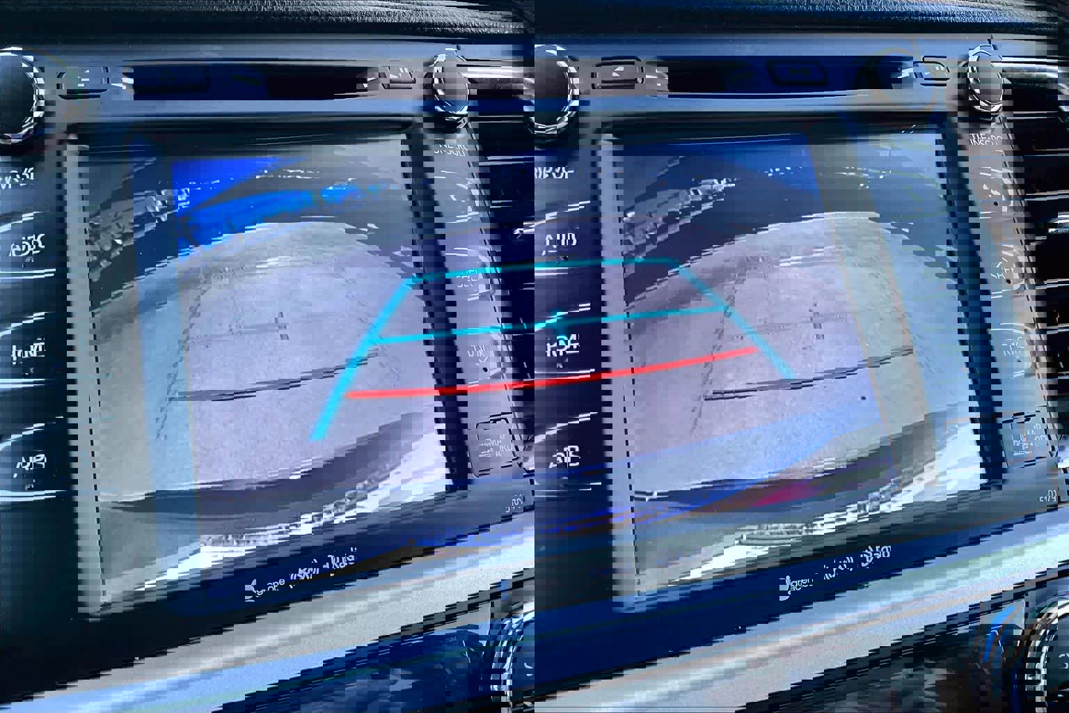 Used 2018 Toyota Highlander XLE image 22