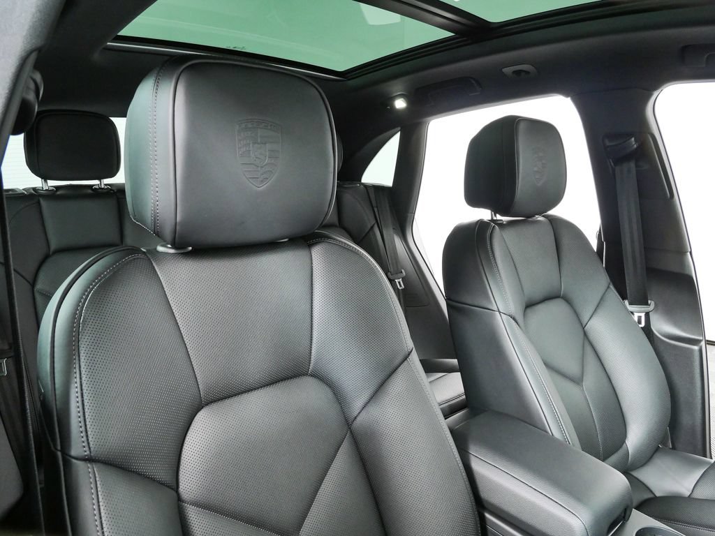 New 2026 Porsche Macan AWD/4WD image 25