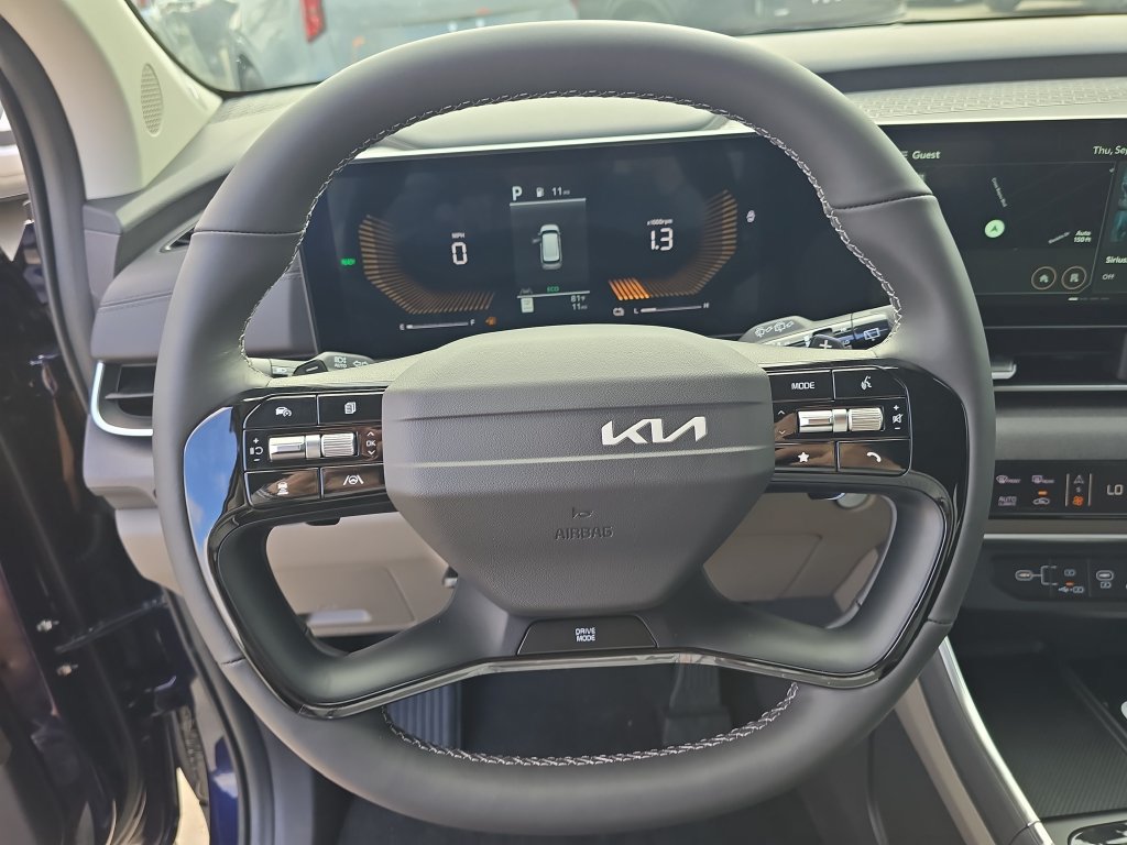 New 2027 Kia Carnival EX FWD image 30
