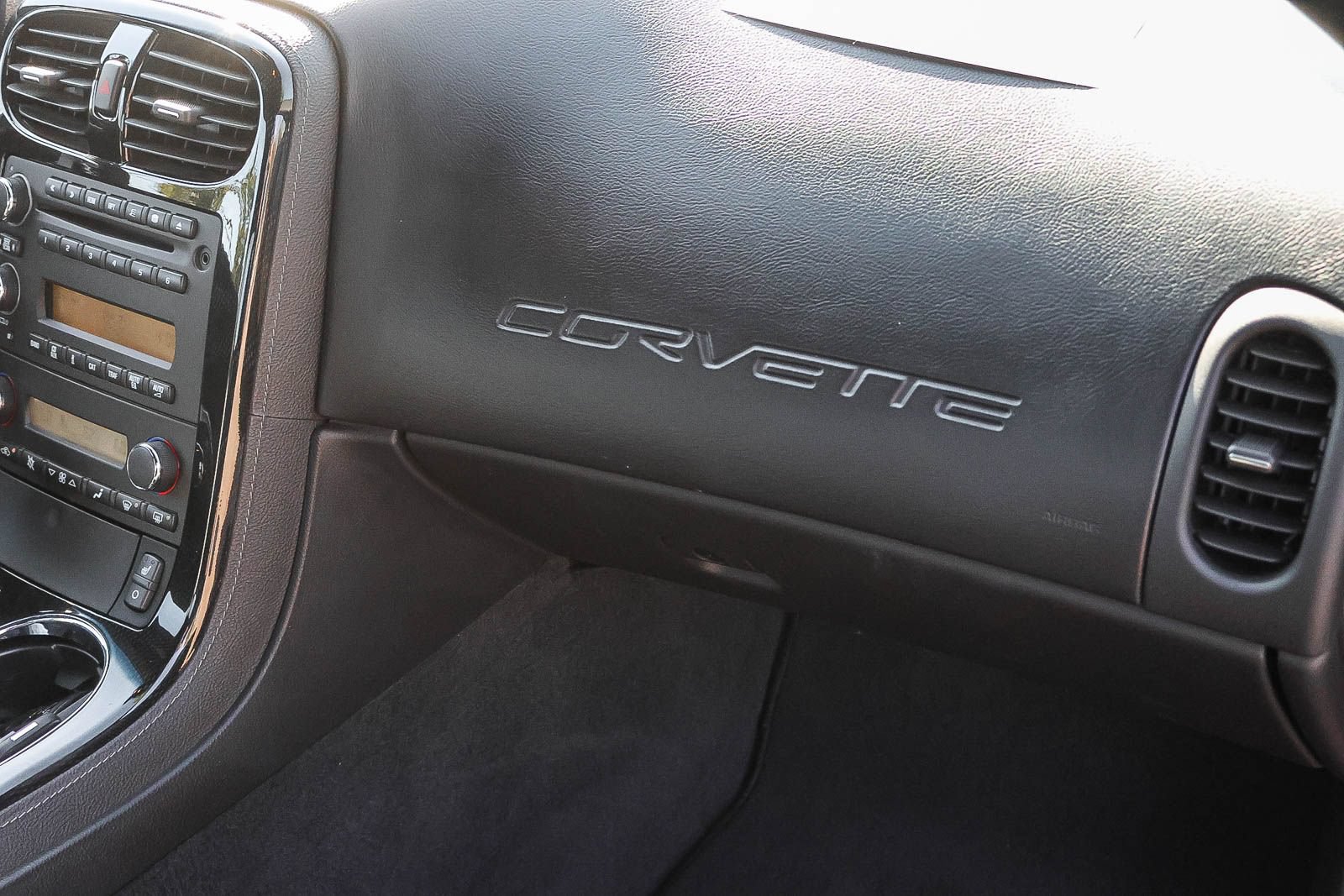 Used 2008 Chevrolet Corvette Coupe w/ Preferred Equipment Group RWD image 19