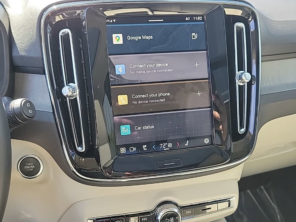 Used 2025 Volvo XC40 B5 Ultra image 23