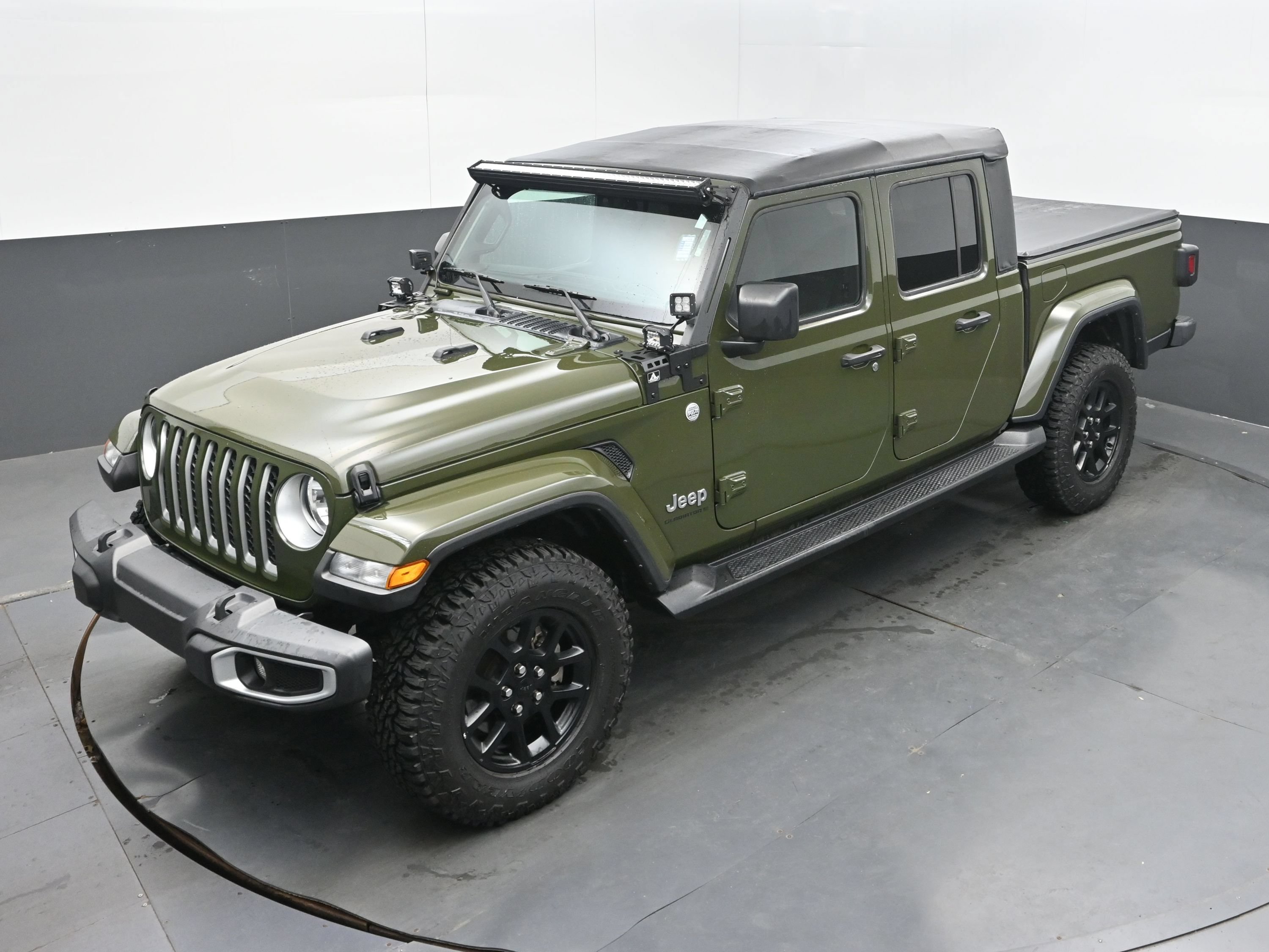 Used 2023 Jeep Gladiator Overland AWD/4WD image 33