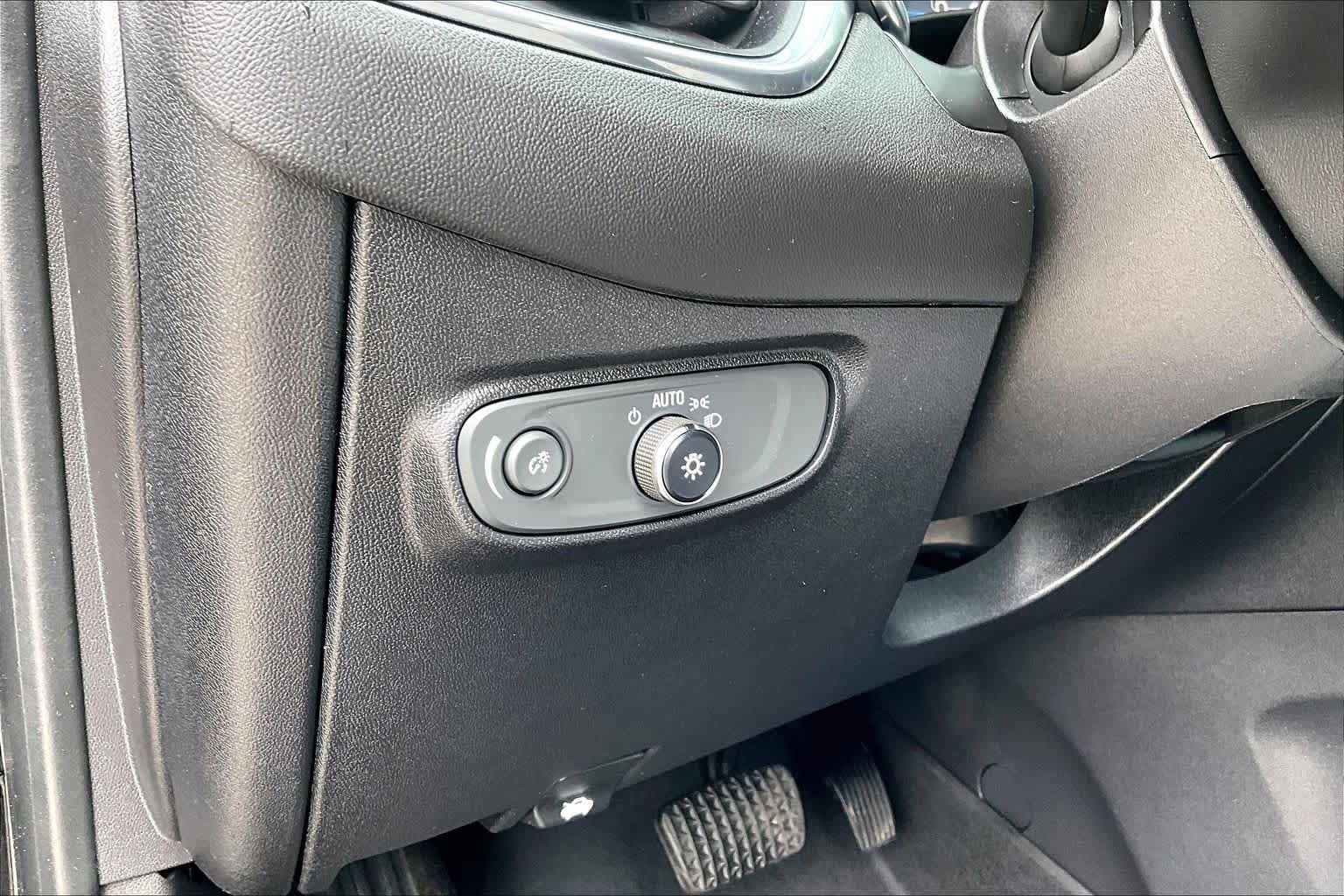 Used 2019 Chevrolet Equinox LT AWD/4WD image 37