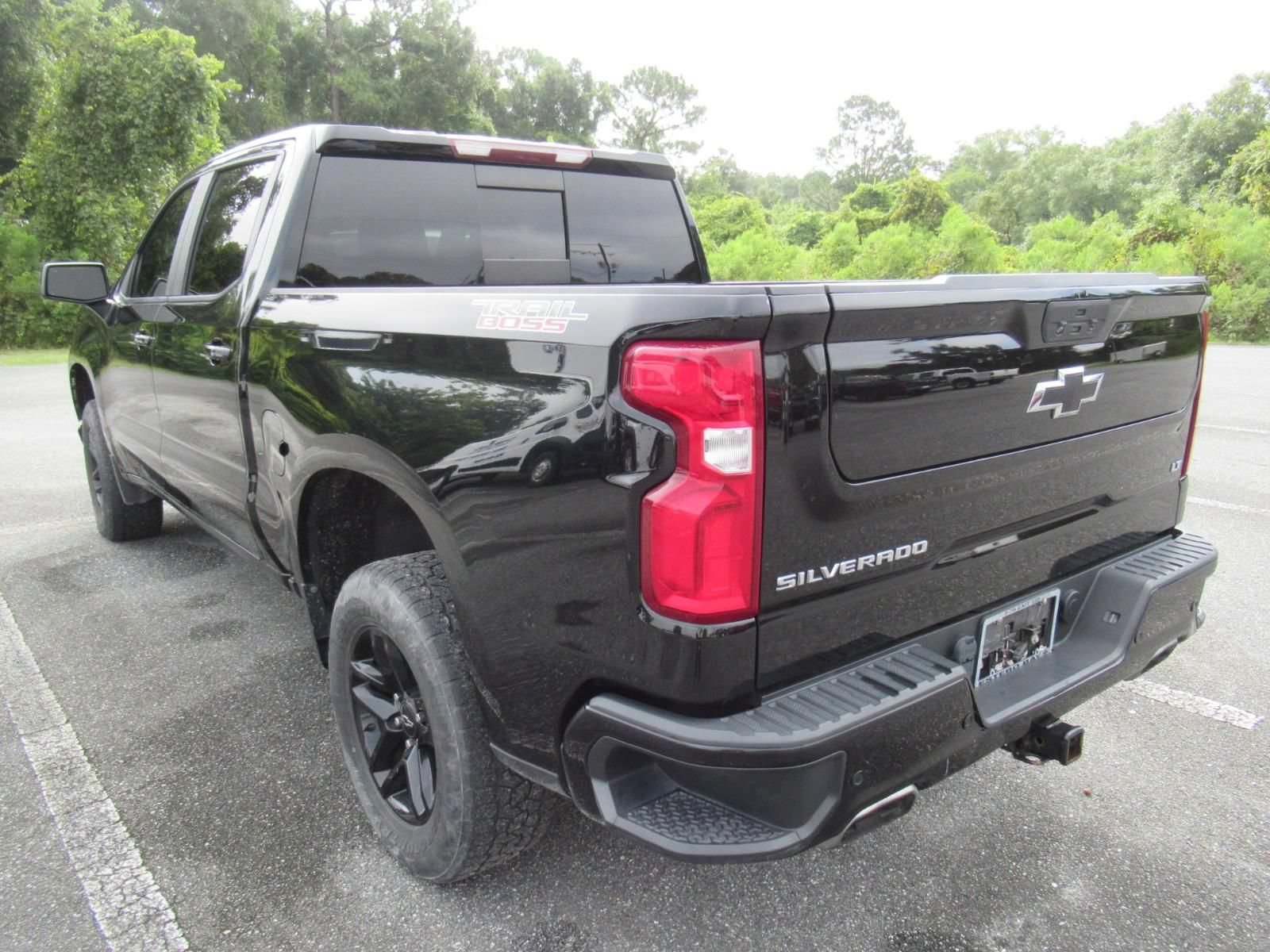 Used 2021 Chevrolet Silverado 1500 LT Trail Boss w/ Convenience Package II AWD/4WD image 3