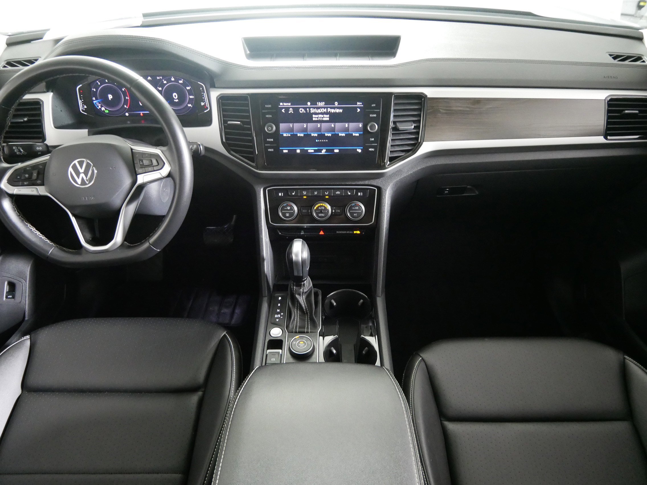 Certified 2023 Volkswagen Atlas SE w/ Panoramic Sunroof Package image 10