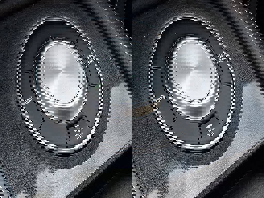 Used 2024 Nissan Armada SV image 27