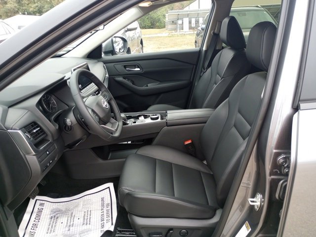 Certified 2025 Nissan Rogue SV w/ SV Premium Package image 10