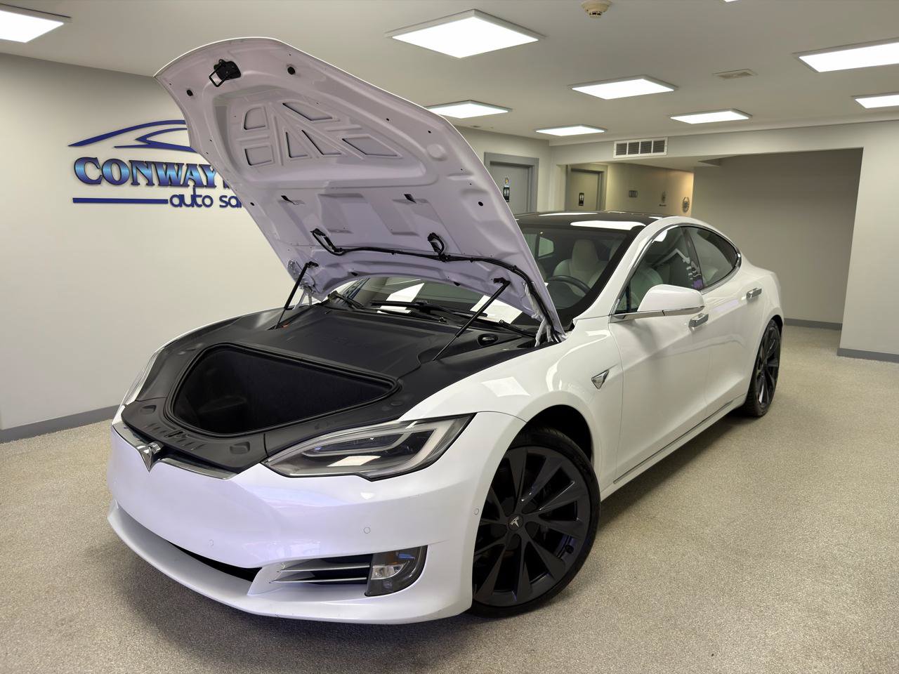 Used 2020 Tesla Model S AWD image 31