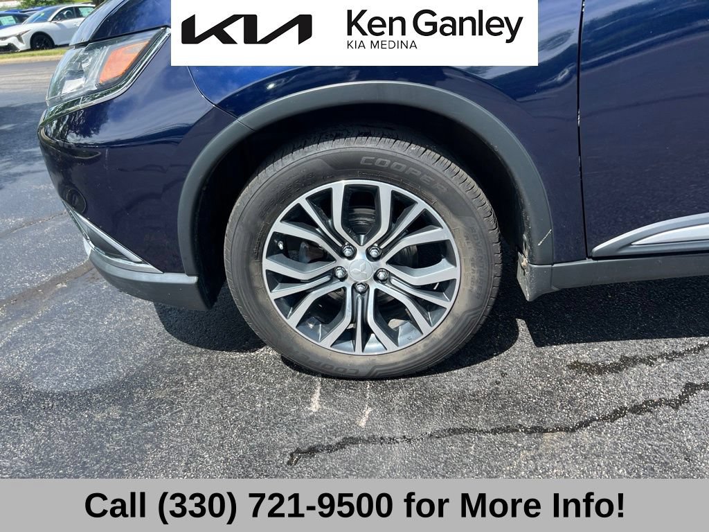 Used 2016 Mitsubishi Outlander SE AWD/4WD image 16