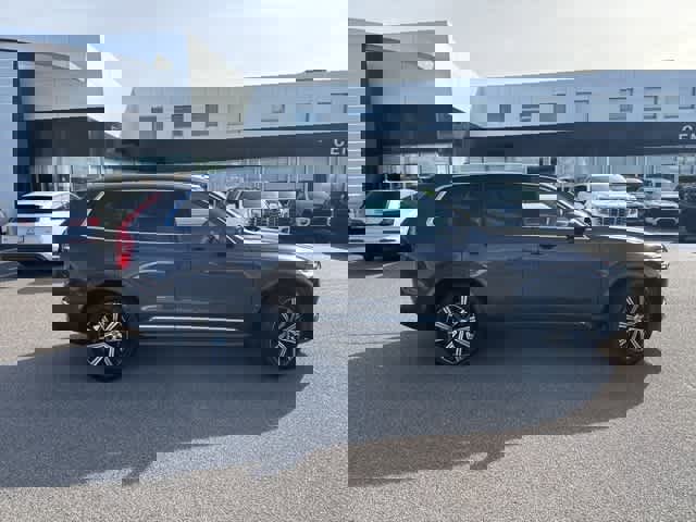 Used 2023 Volvo XC90 B6 Plus w/ Protection Package image 8