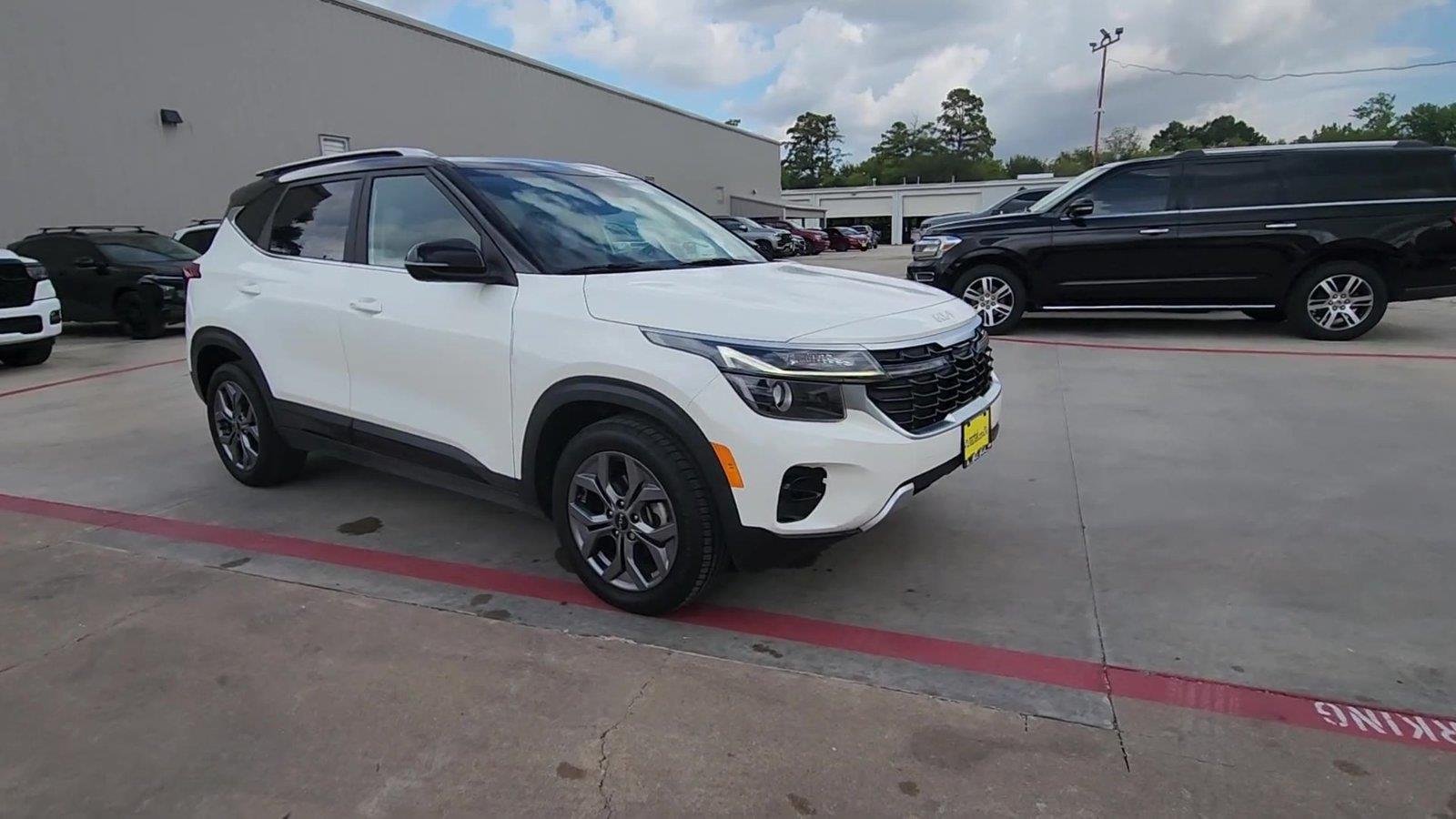 Used 2024 Kia Seltos S FWD image 2