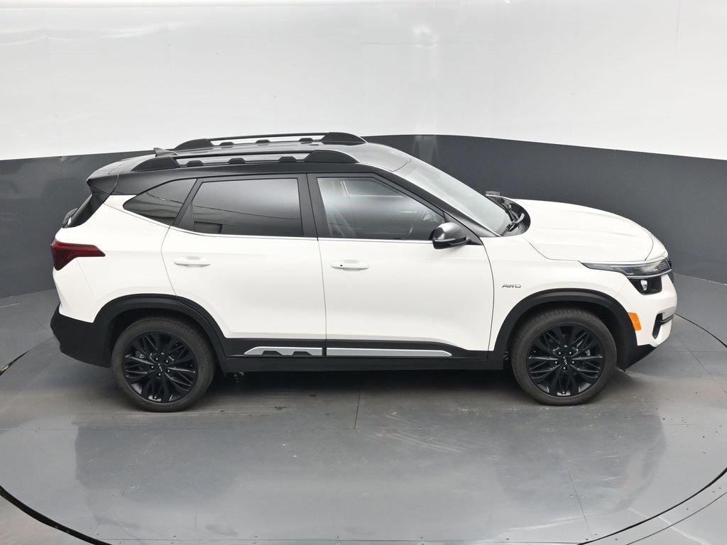 Used 2022 Kia Seltos Nightfall Edition image 18
