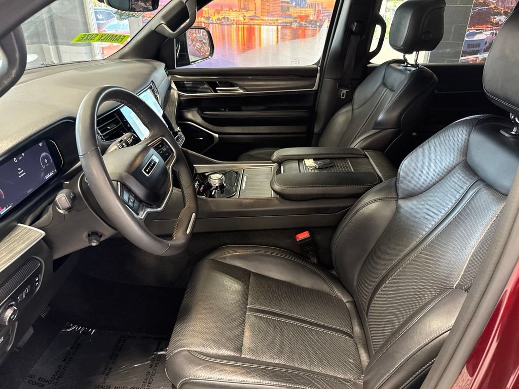 Used 2024 Jeep Wagoneer L Series II w/ Flexible Seating Group AWD/4WD image 22