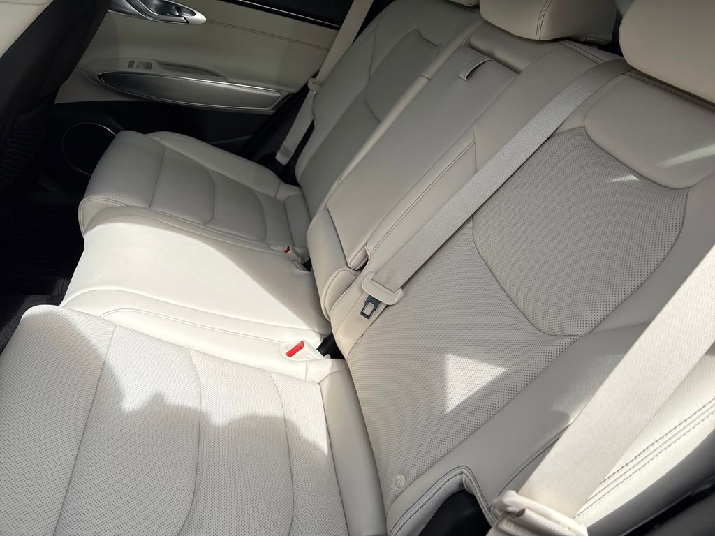 Used 2023 Genesis GV70 2.5T w/ Select Package image 11