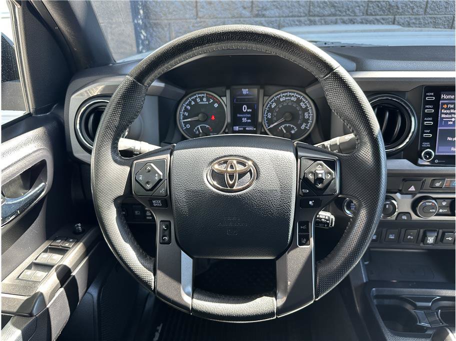 Used 2020 Toyota Tacoma TRD Sport w/ TRD Premium Sport Package AWD/4WD image 19