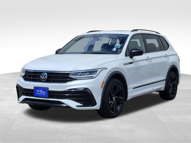 Used 2023 Volkswagen Tiguan SE R-Line AWD/4WD image 4