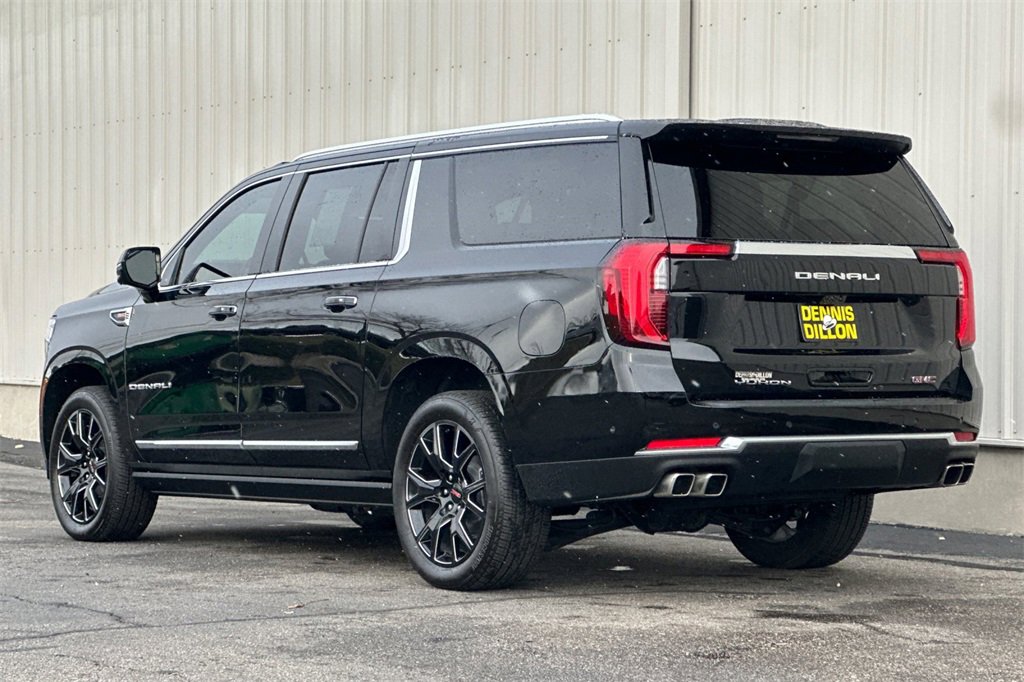 Used 2025 GMC Yukon XL Denali w/ Denali Reserve Package image 7