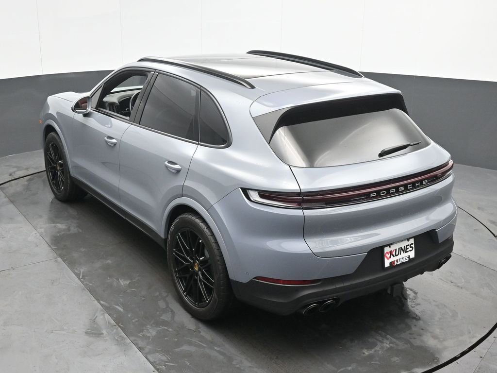 Used 2024 Porsche Cayenne image 42