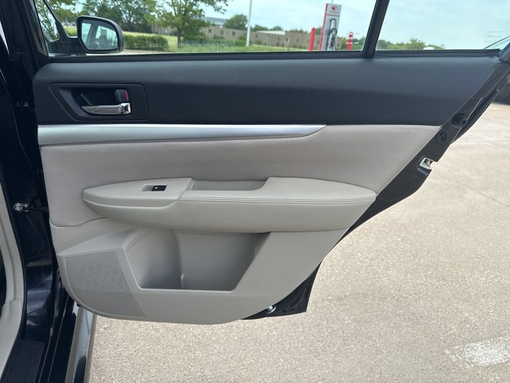 Used 2013 Subaru Legacy 2.5i Premium w/ All-Weather Pkg AWD/4WD image 18