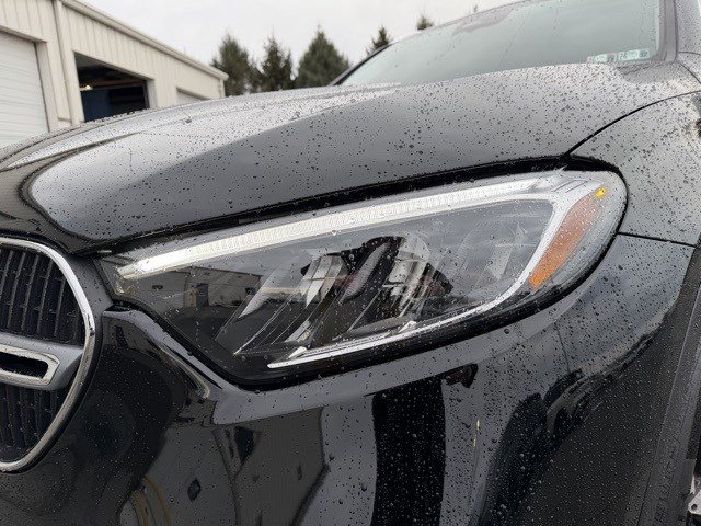 Used 2025 Mercedes-Benz GLC 350e 4MATIC image 12