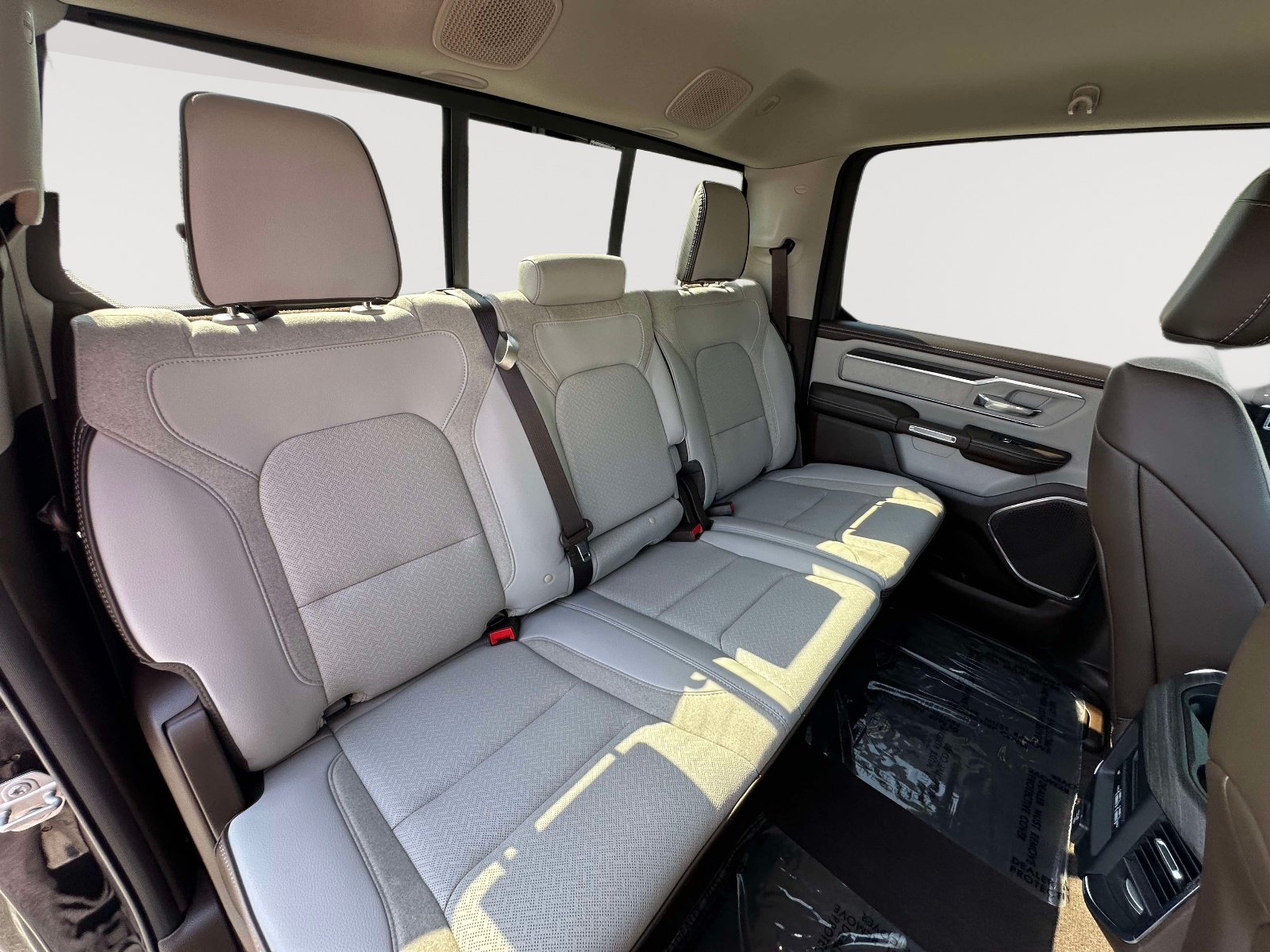 Used 2025 RAM 1500 Laramie AWD/4WD image 28