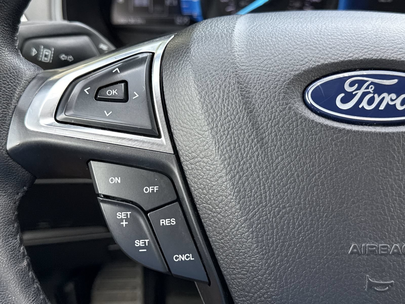 Used 2023 Ford Edge SEL AWD/4WD image 19