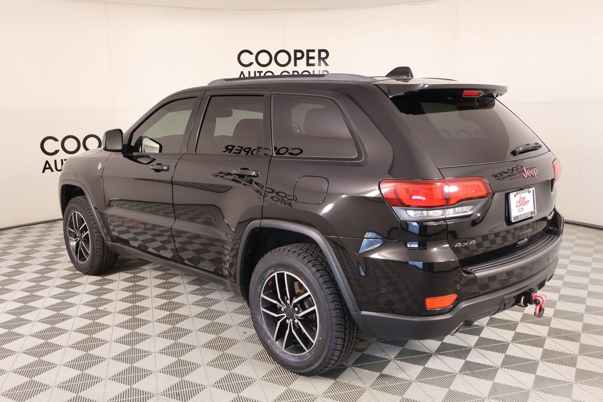 Used 2019 Jeep Grand Cherokee Trailhawk w/ Trailhawk Luxury Group AWD/4WD image 24