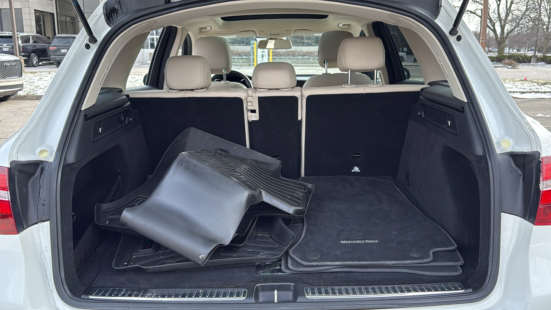 Used 2017 Mercedes-Benz GLC 300 4MATIC image 33