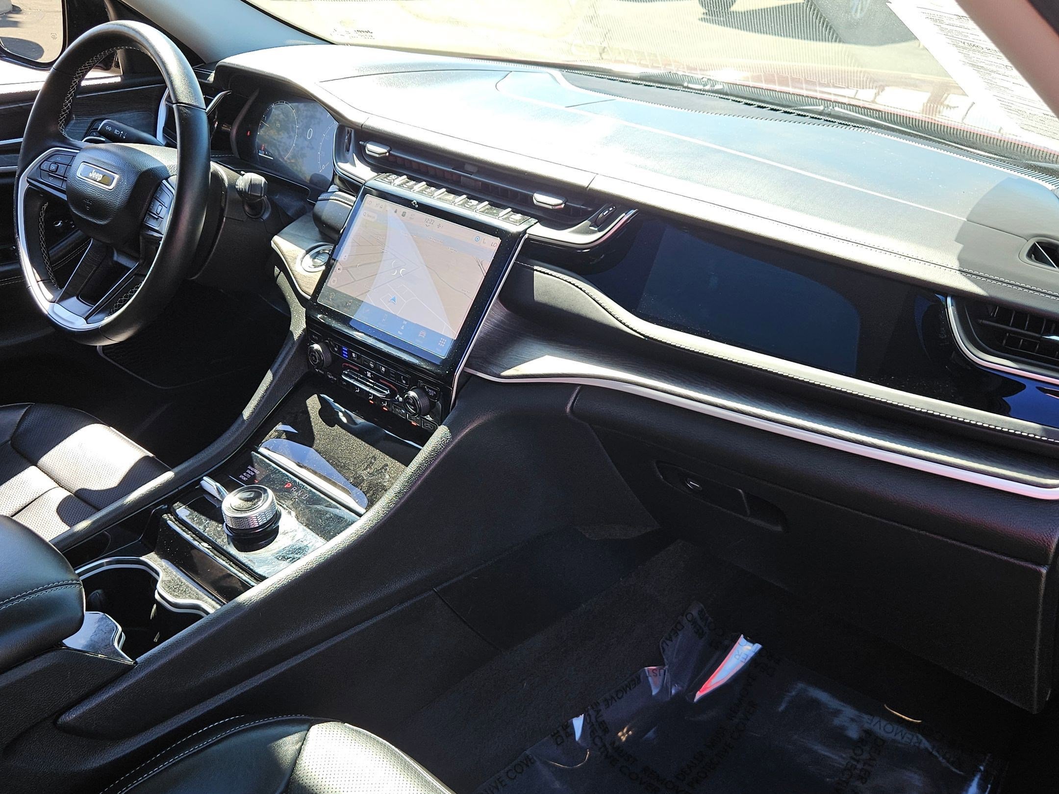 Used 2022 Jeep Grand Cherokee L Limited w/ Luxury Tech Group II image 27