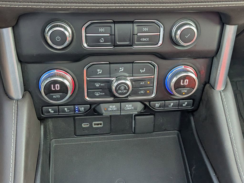 Used 2021 GMC Yukon XL SLT w/ SLT Premium Package image 28