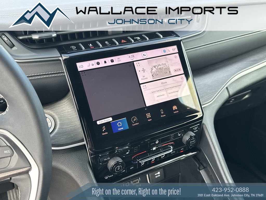 Used 2024 Jeep Grand Cherokee Limited AWD/4WD image 24