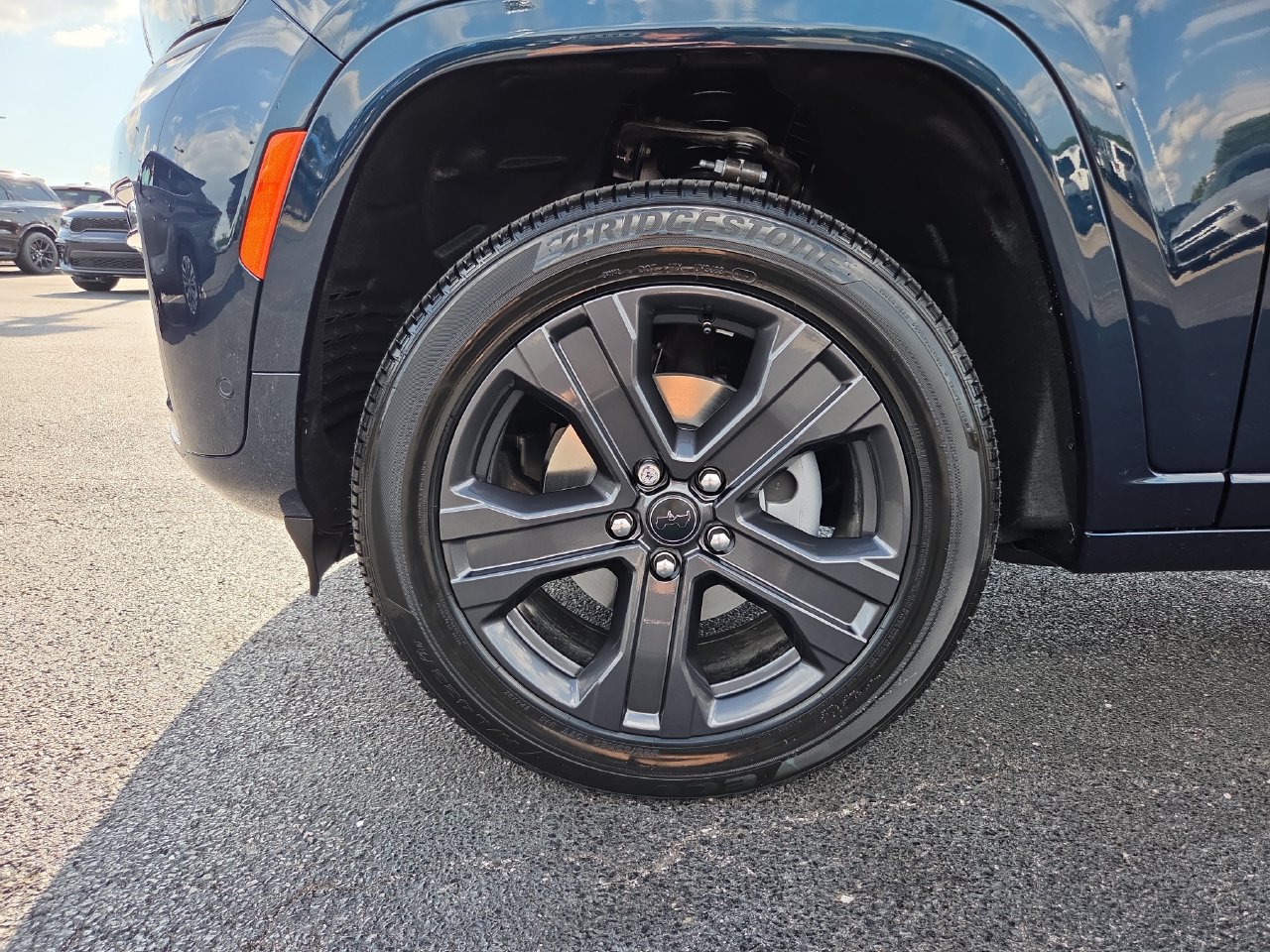 New 2027 Jeep Grand Cherokee Limited AWD/4WD image 33
