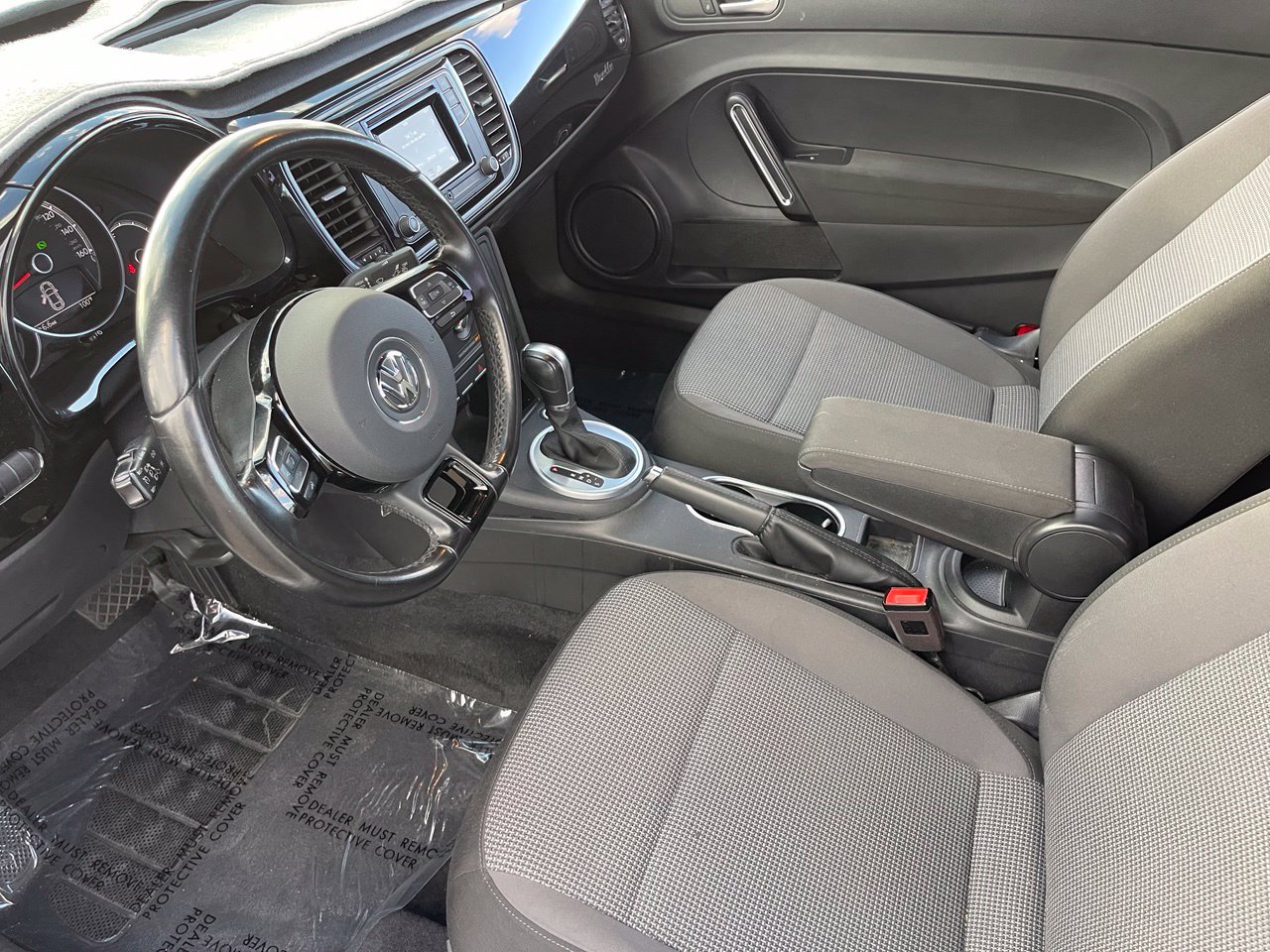 Used 2018 Volkswagen Beetle 2.0T S FWD image 11