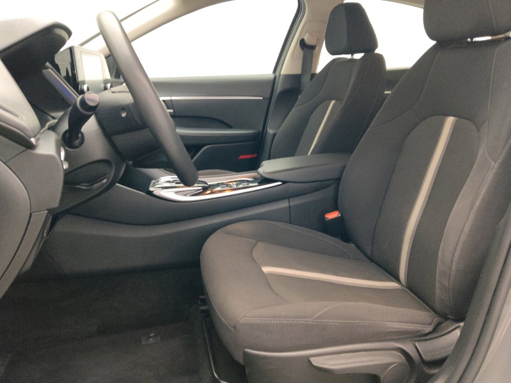 Used 2023 Hyundai Sonata SE FWD image 17