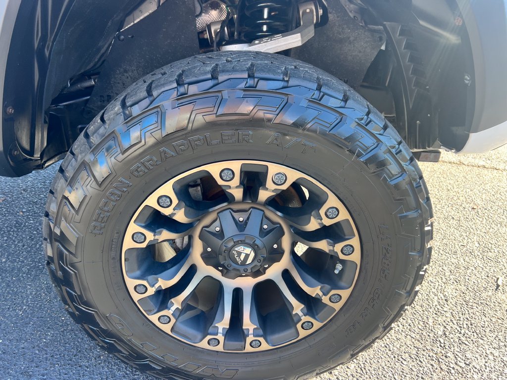 Used 2020 Toyota Tacoma TRD Off-Road AWD/4WD image 16